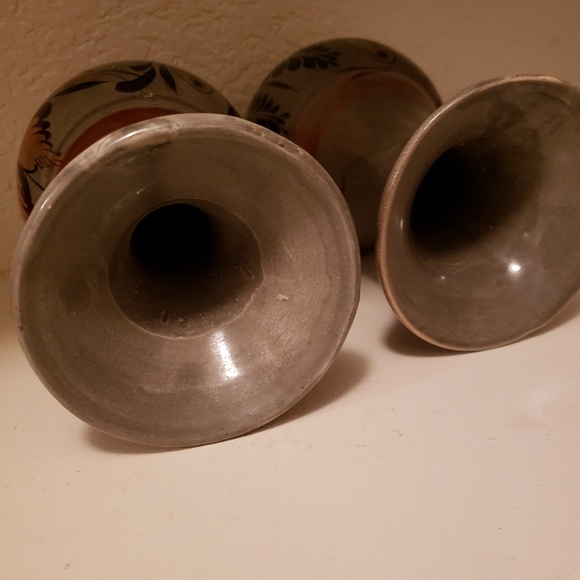 Vases - Picture 2 of 3